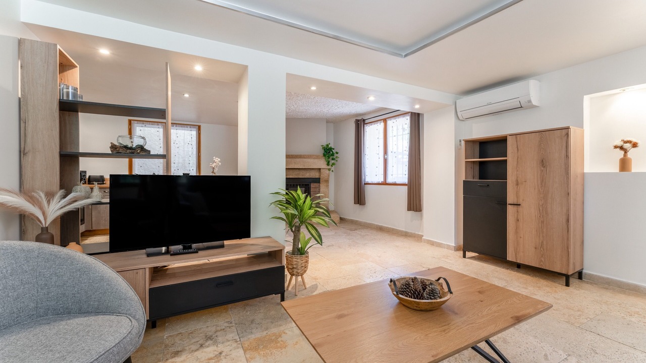 Photo of Livingroom in Eyguieres