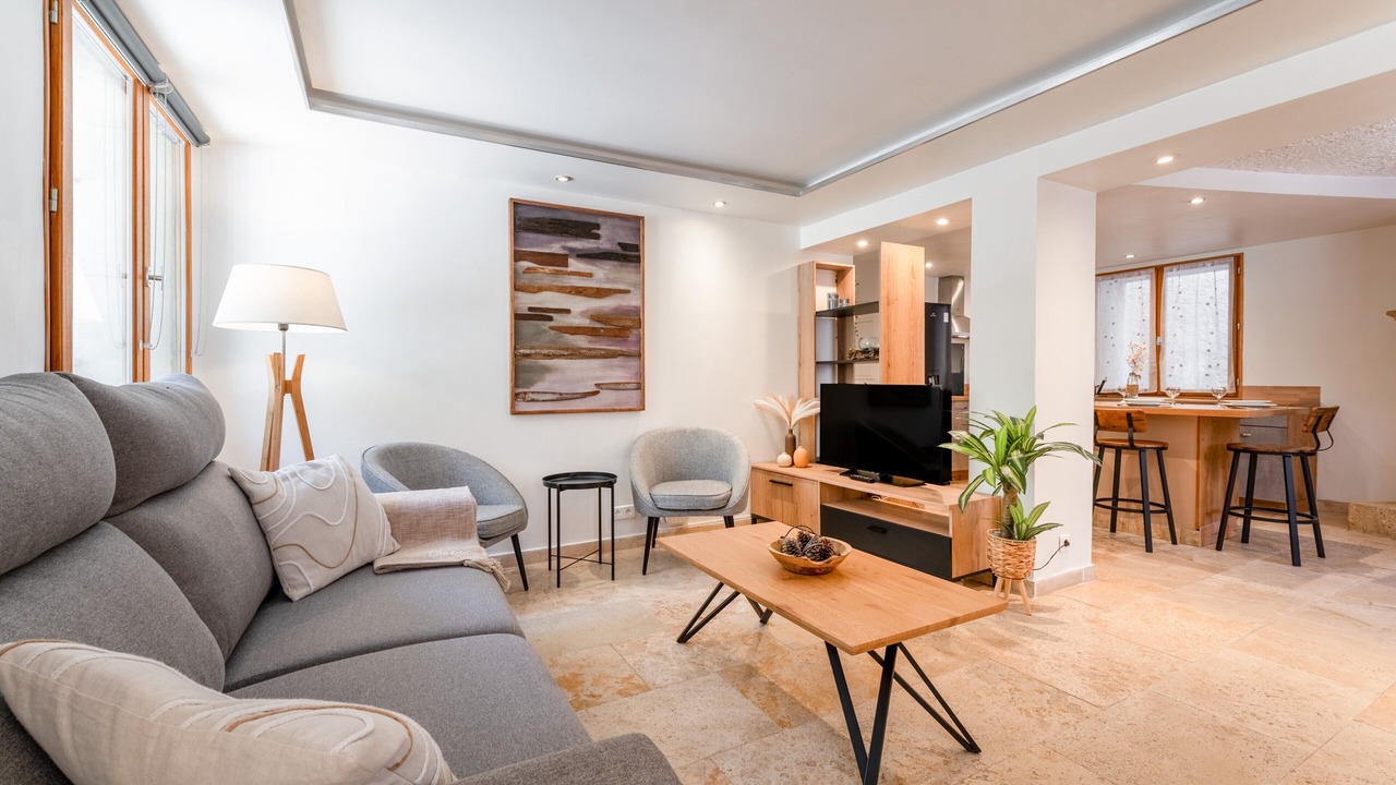 Photo of Livingroom in Eyguieres
