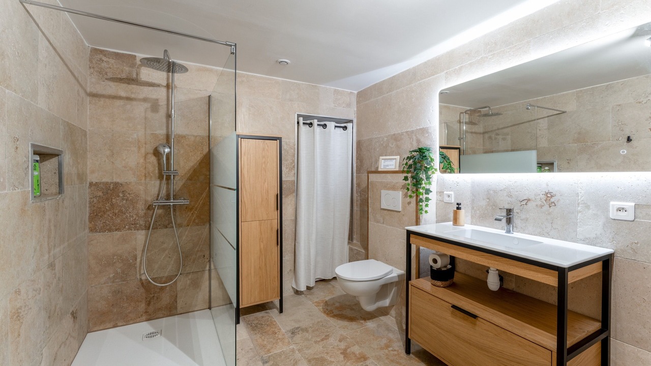 Photo of Bathroom in Eyguieres