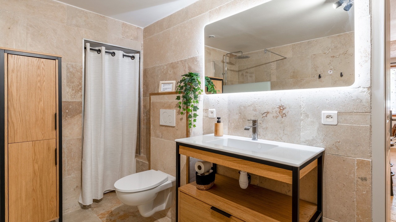 Photo of Bathroom in Eyguieres