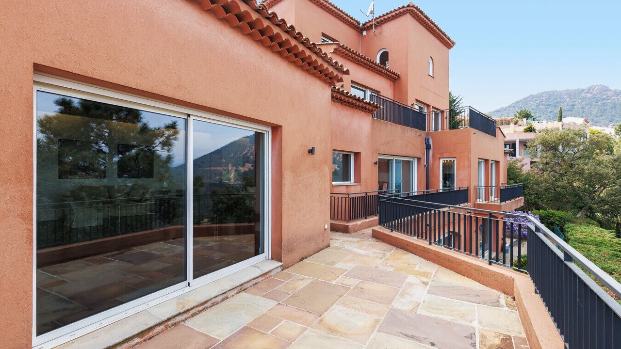 Photo of Outdoor in Espero-Pax