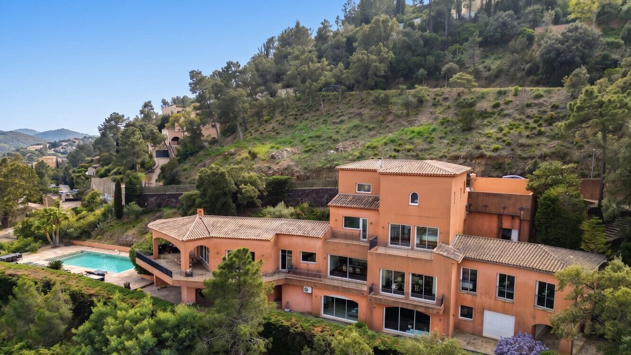 Photo of Outdoor in Espero-Pax