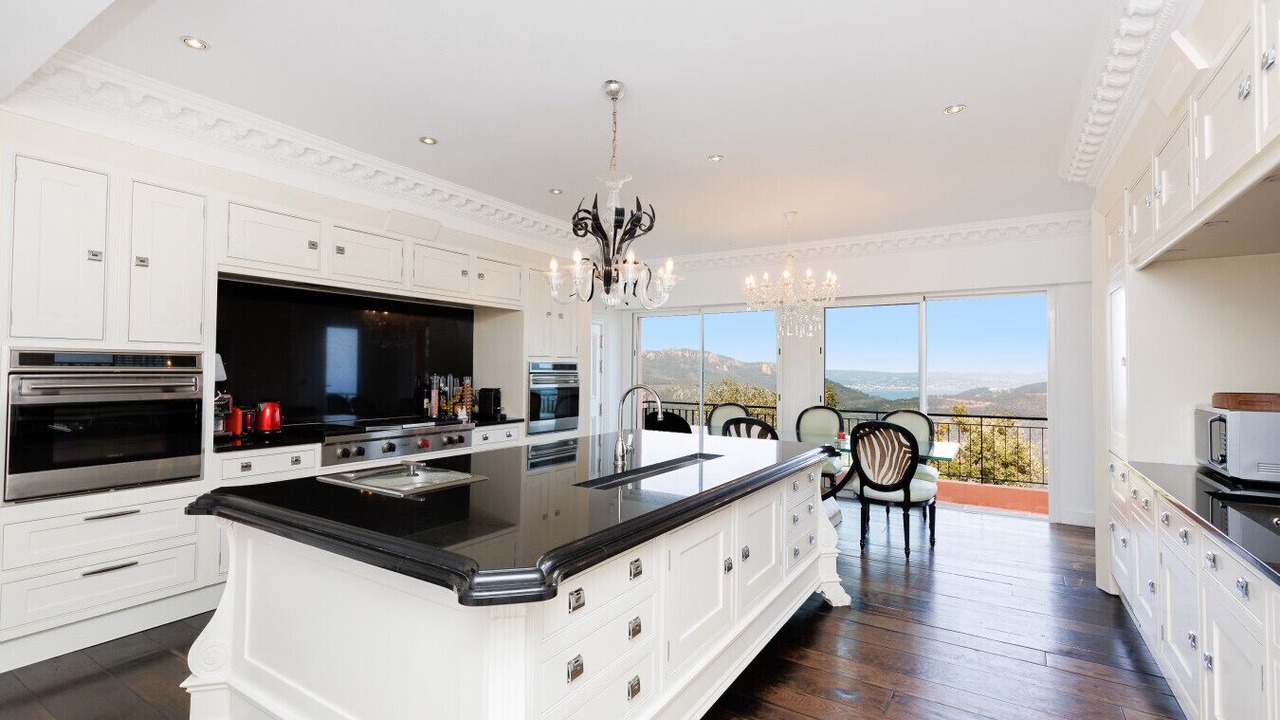 Photo of Kitchen in Espero-Pax