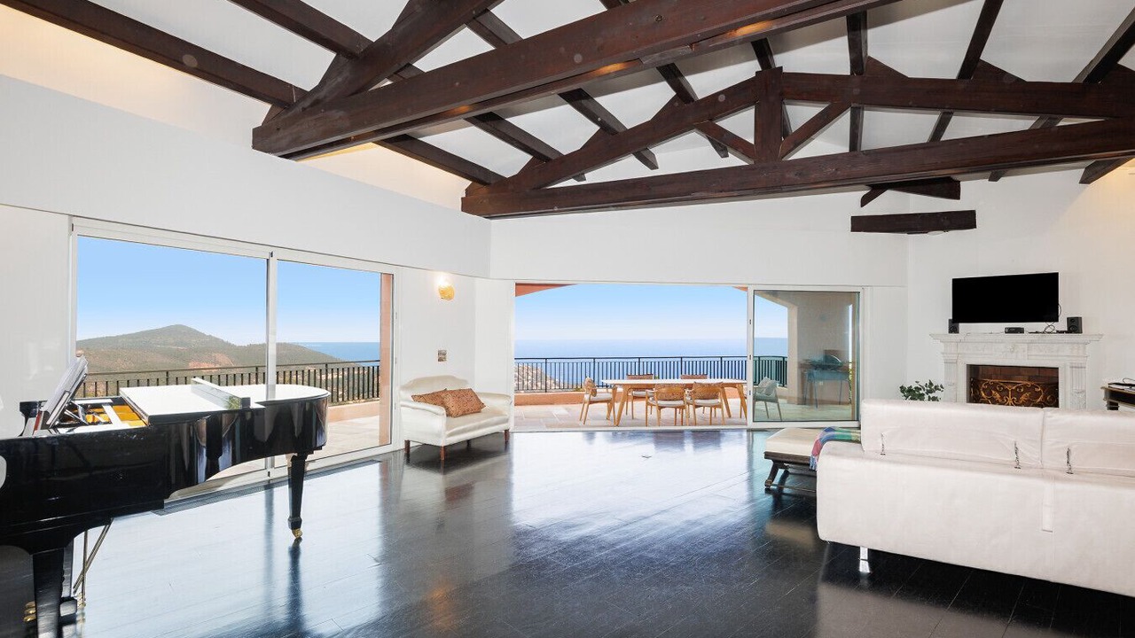 Photo of Livingroom in Espero-Pax