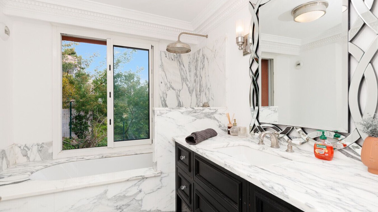 Photo of Bathroom in Espero-Pax