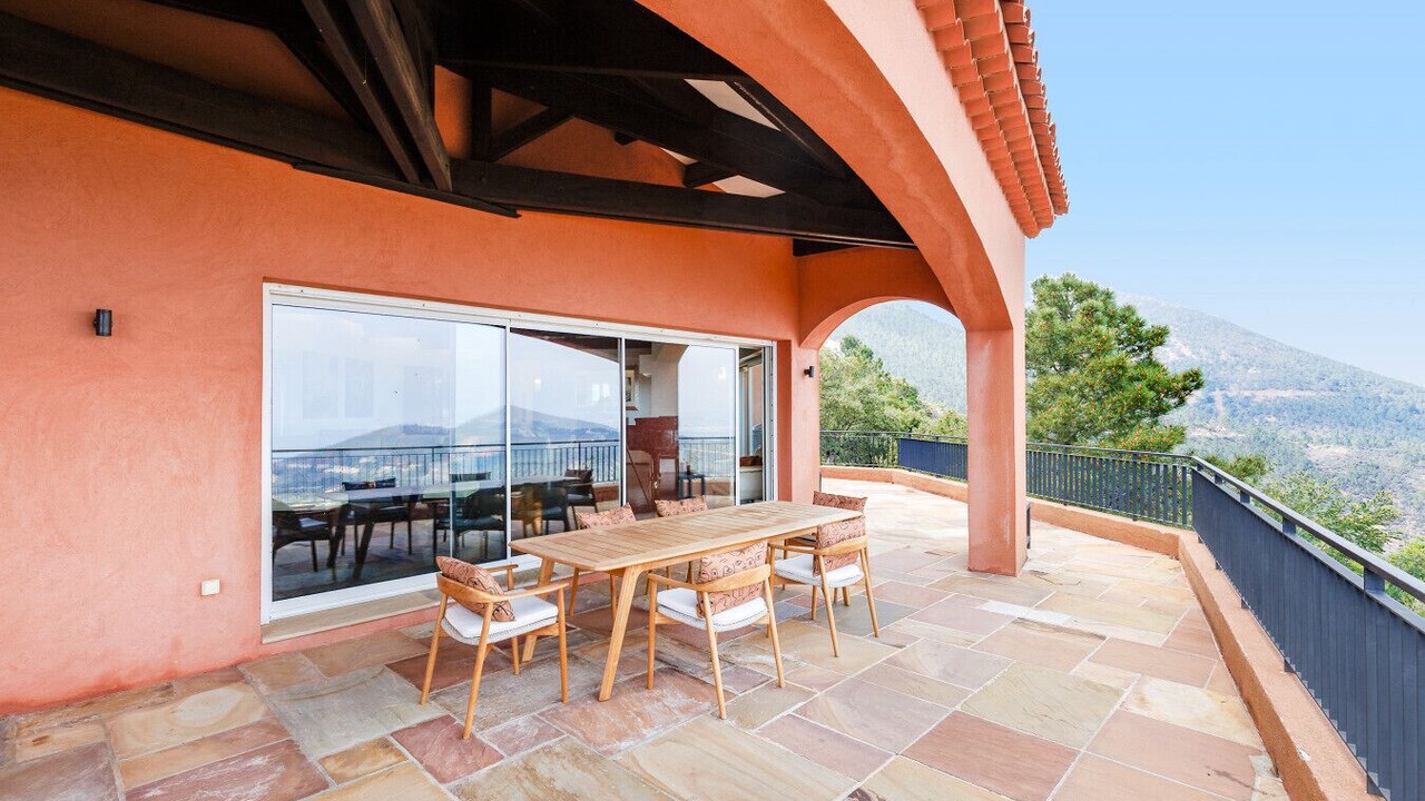 Photo of Outdoor in Espero-Pax