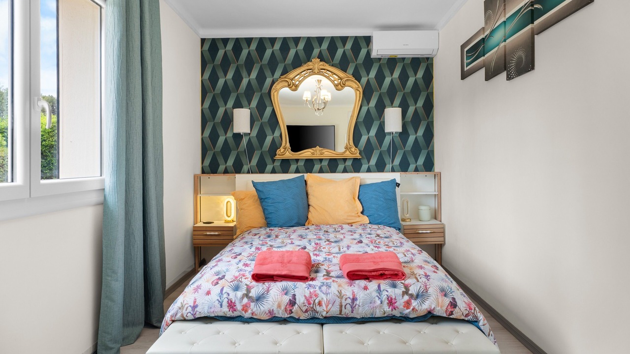 Photo of Bedroom in La Cadiere-d'Azur