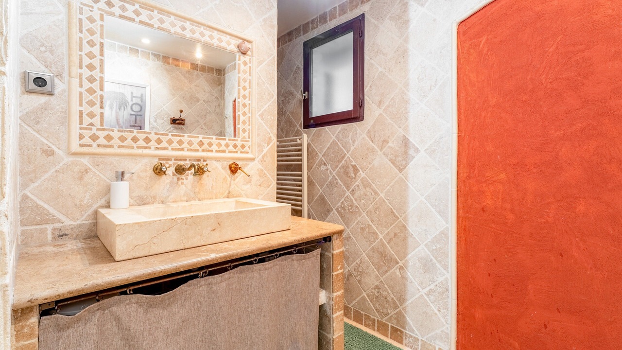 Photo of Bathroom in Maillane