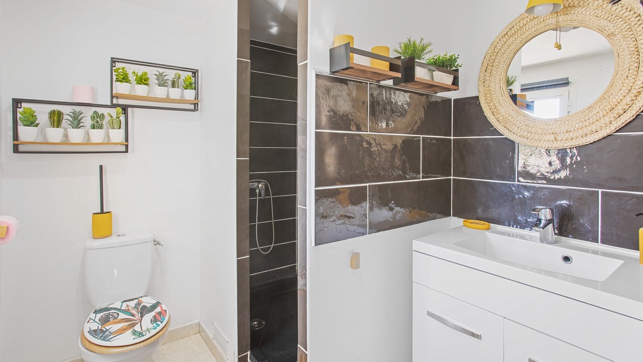 Photo of Bathroom in Montferrat