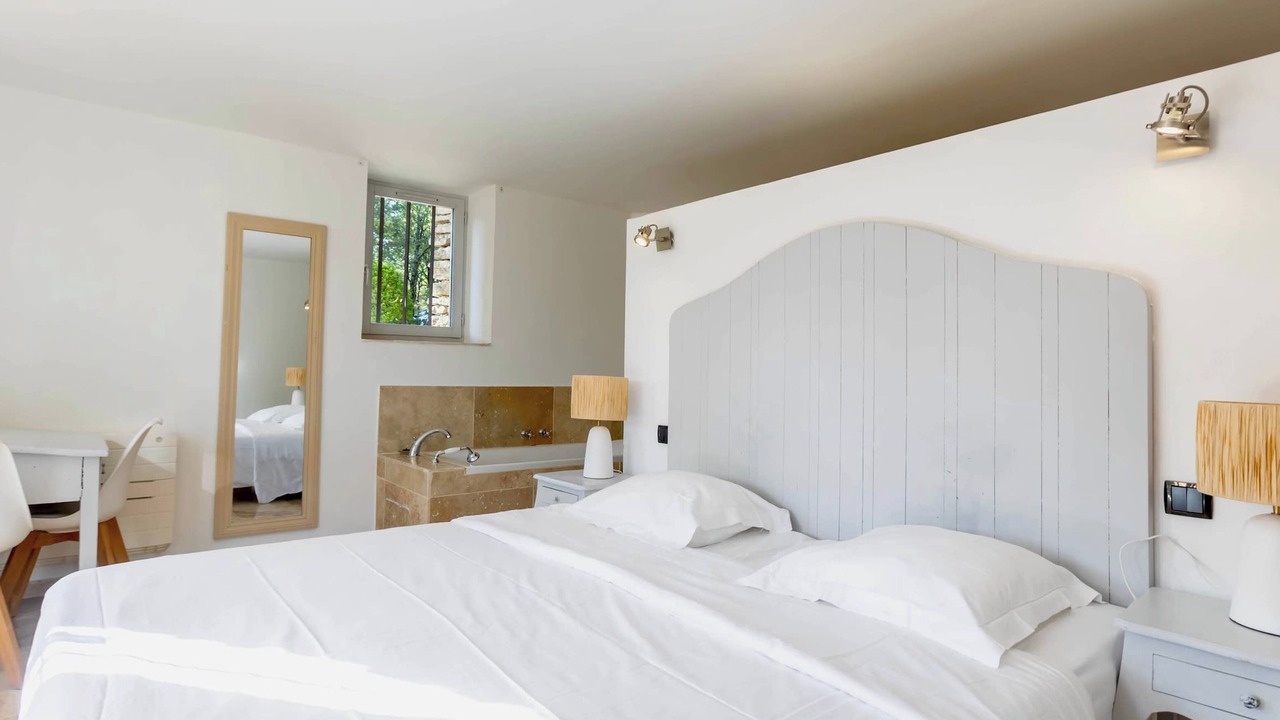 Photo of Bedroom in Bonnieux