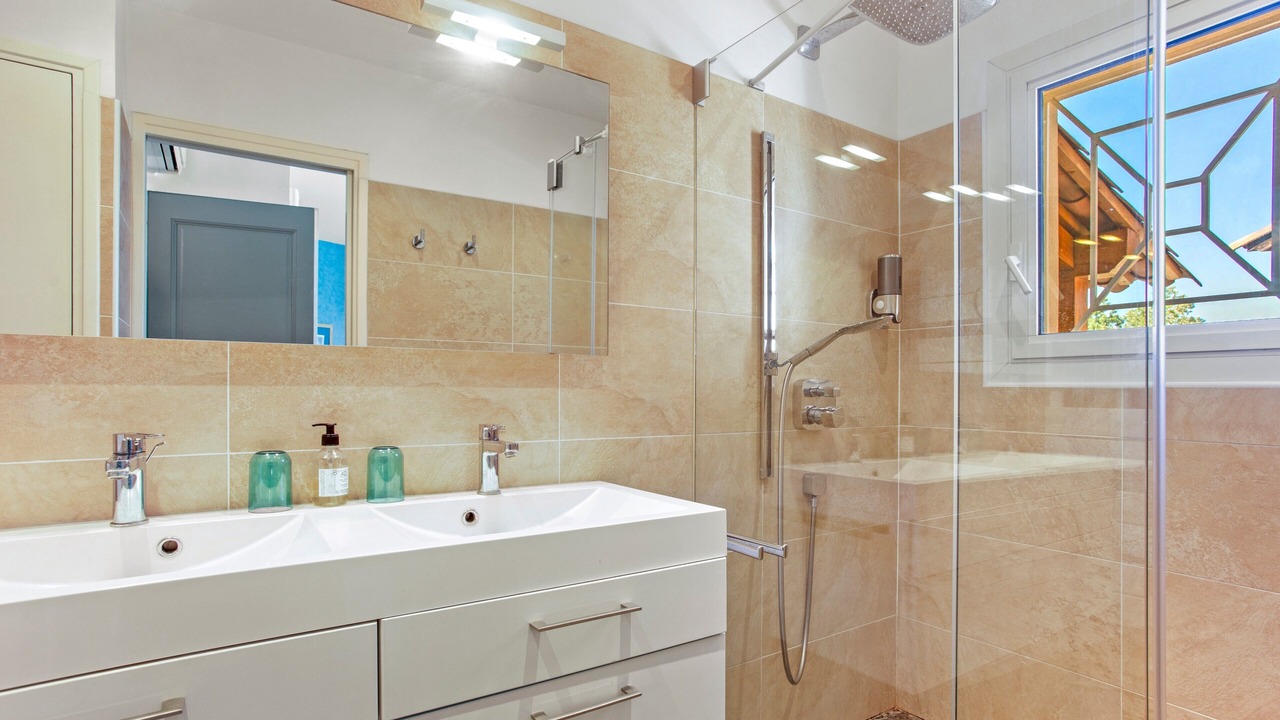 Photo of Bathroom in La Londe-les-Maures