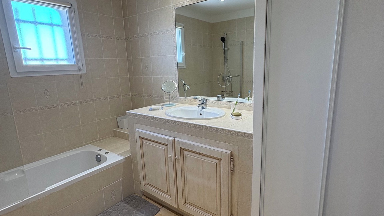 Photo of Bathroom in Arles