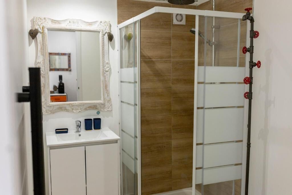 Photo of Bathroom in Flayosc