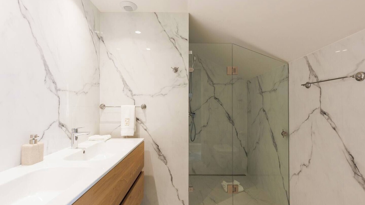 Photo of Bathroom in California - Pezou