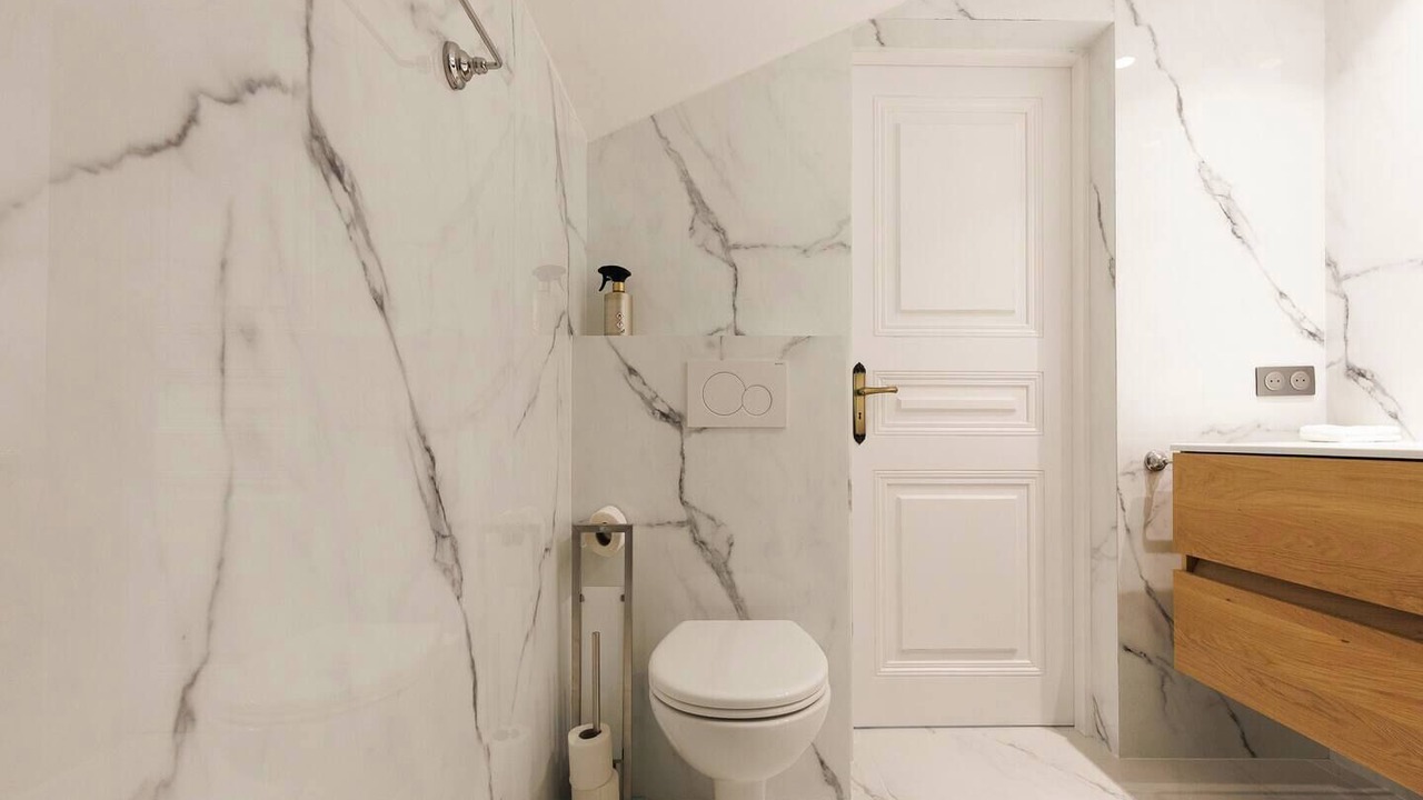 Photo of Bathroom in California - Pezou