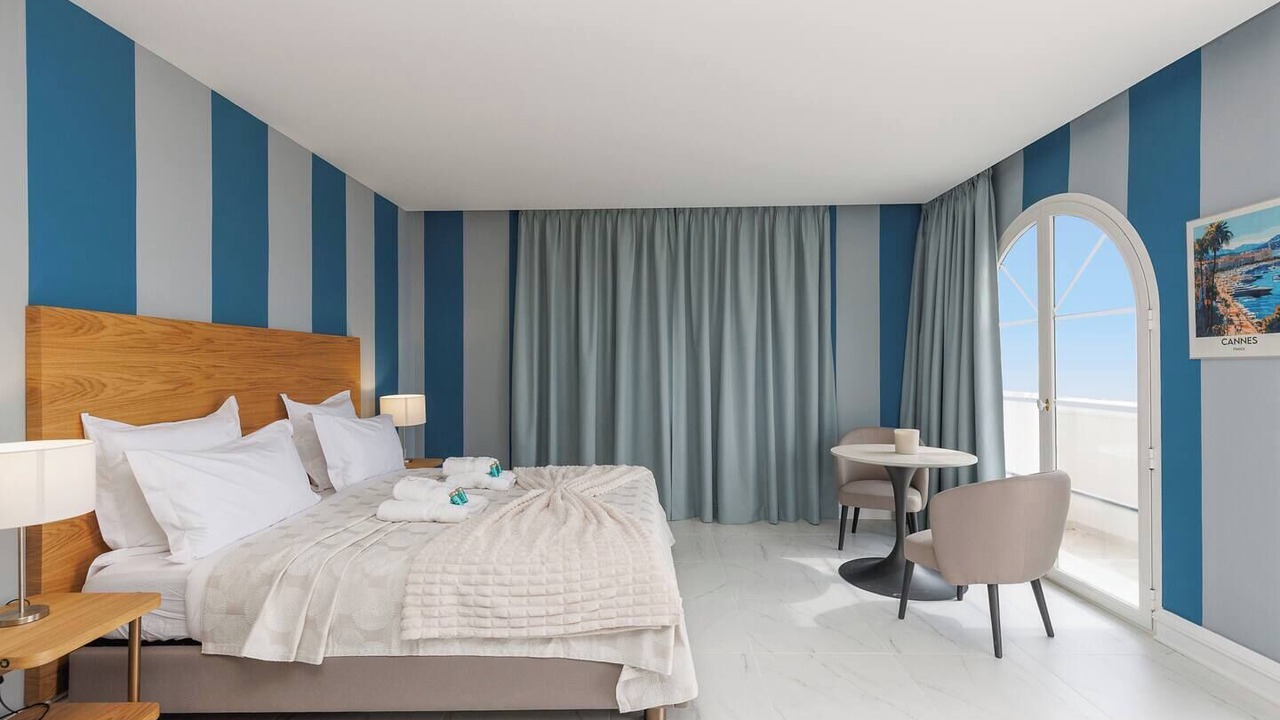 Photo of Bedroom in California - Pezou