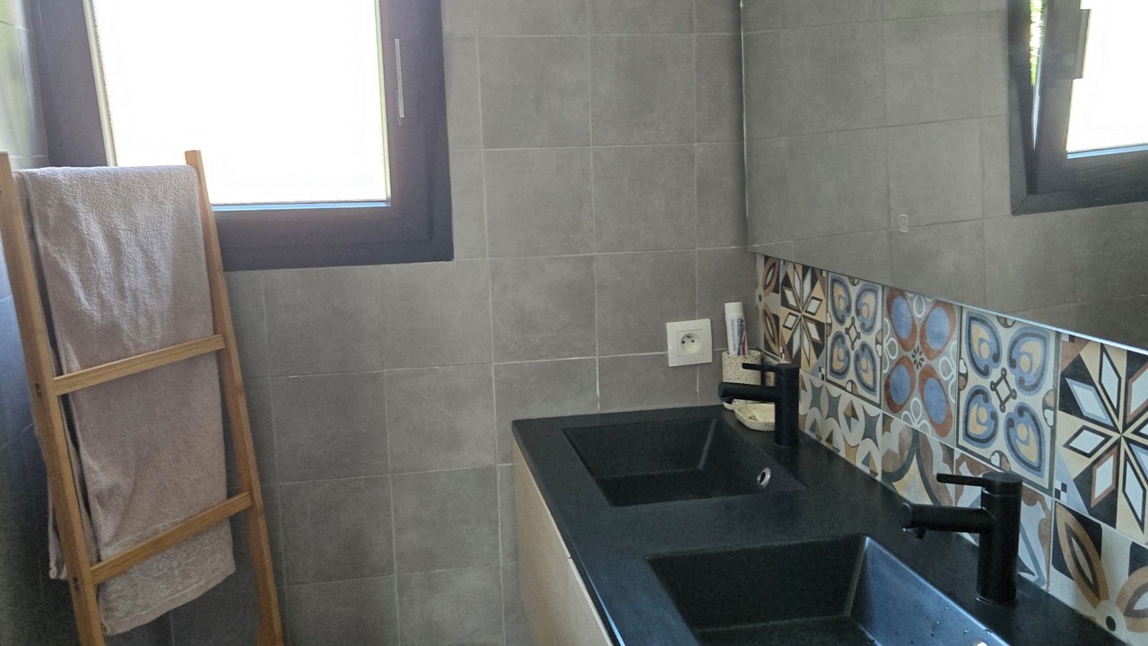 Photo of Bathroom in Vedene