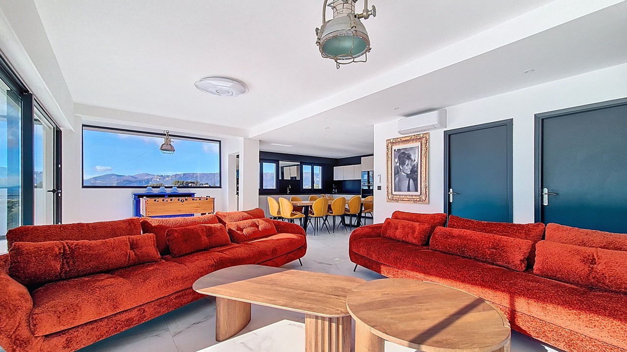 Photo of Livingroom in Aspremont