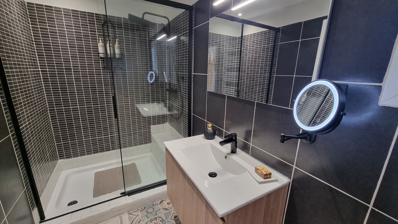 Photo of Bathroom in Arles