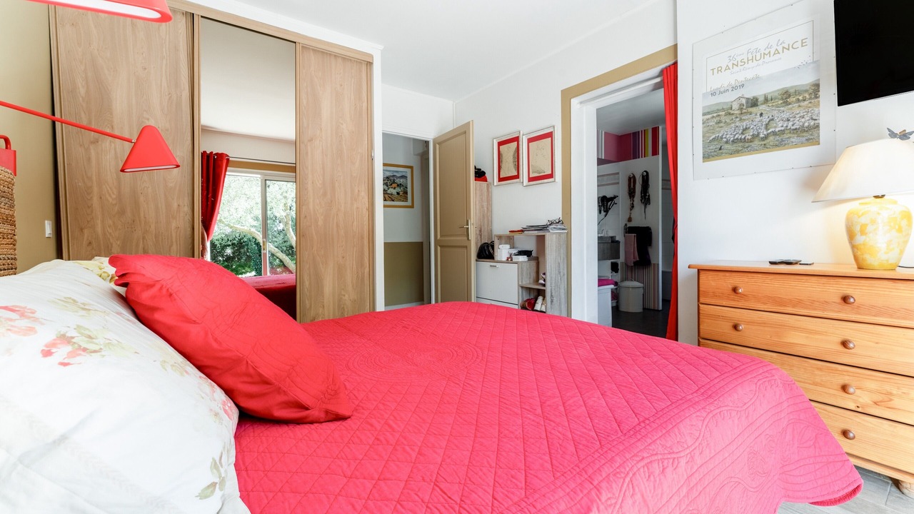Photo of Bedroom in Eyragues