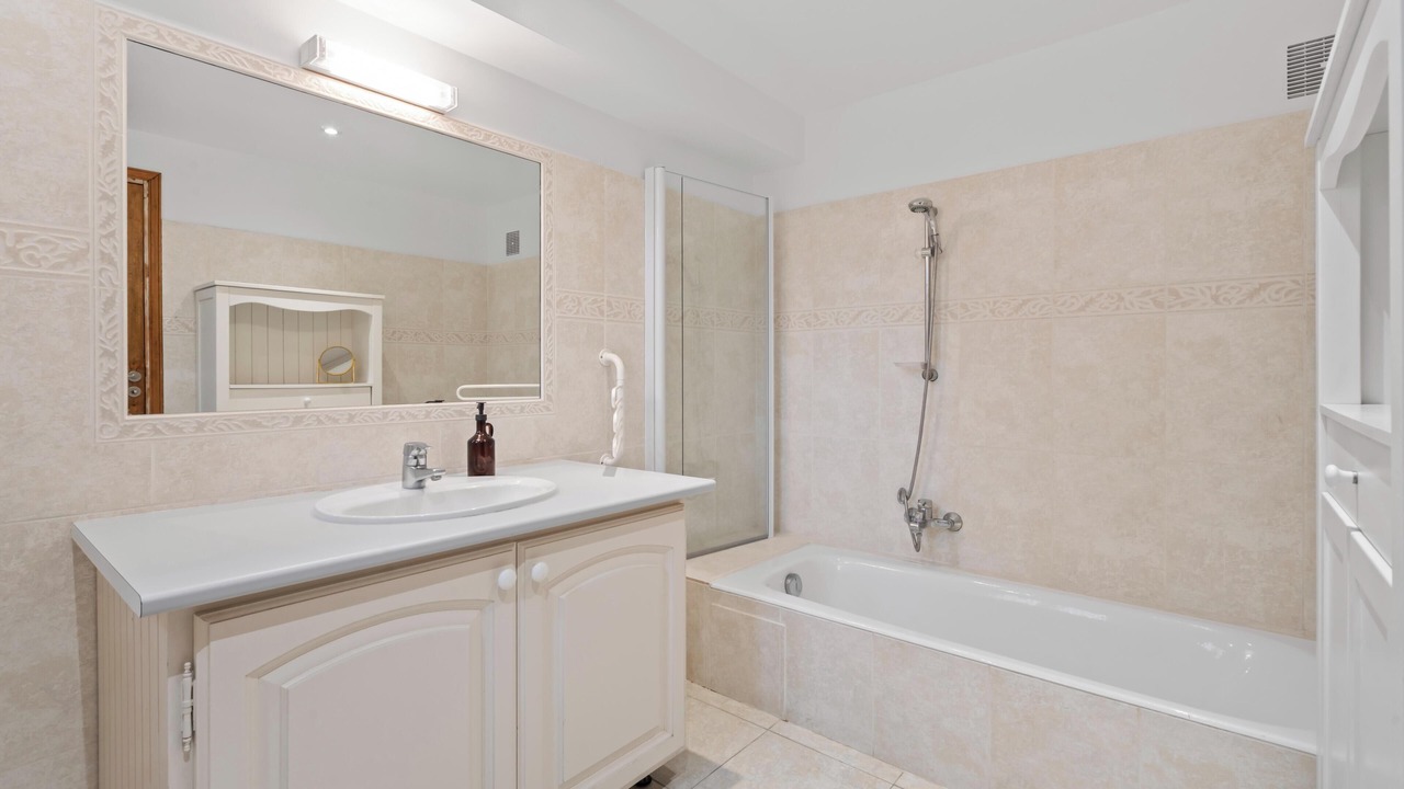 Photo of Bathroom in Cogolin
