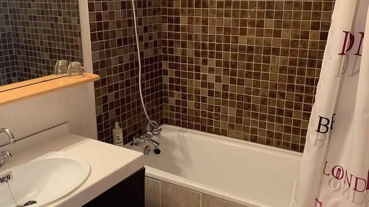Photo of Bathroom in Enchastrayes