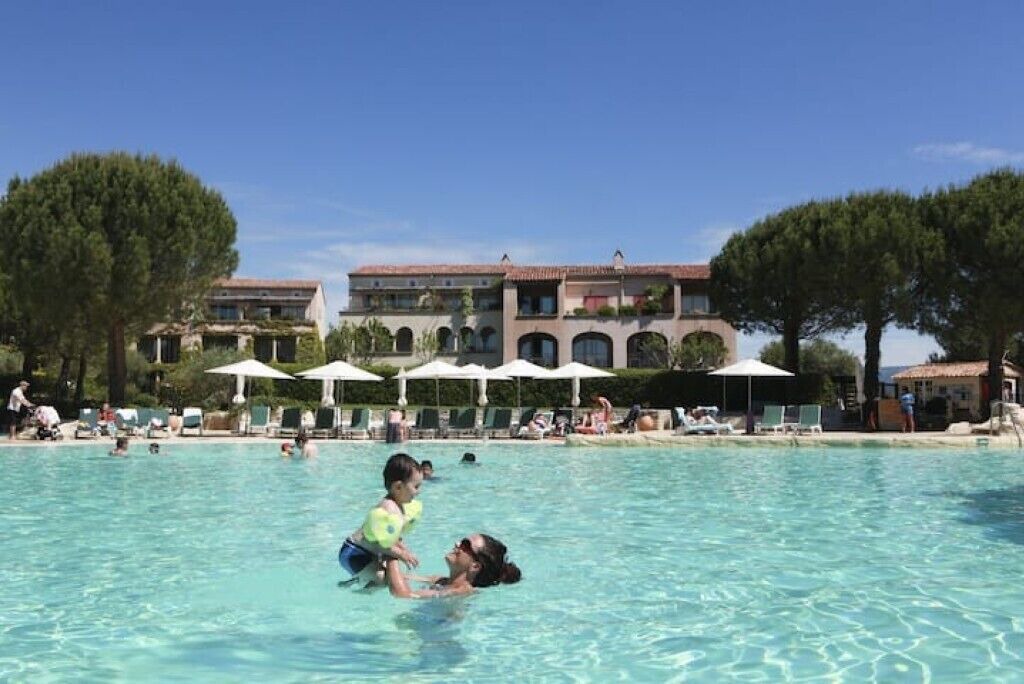 Photo of Outdoor in Pont Royal
