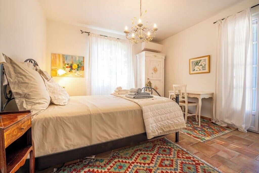Photo of Bedroom in Pont Royal