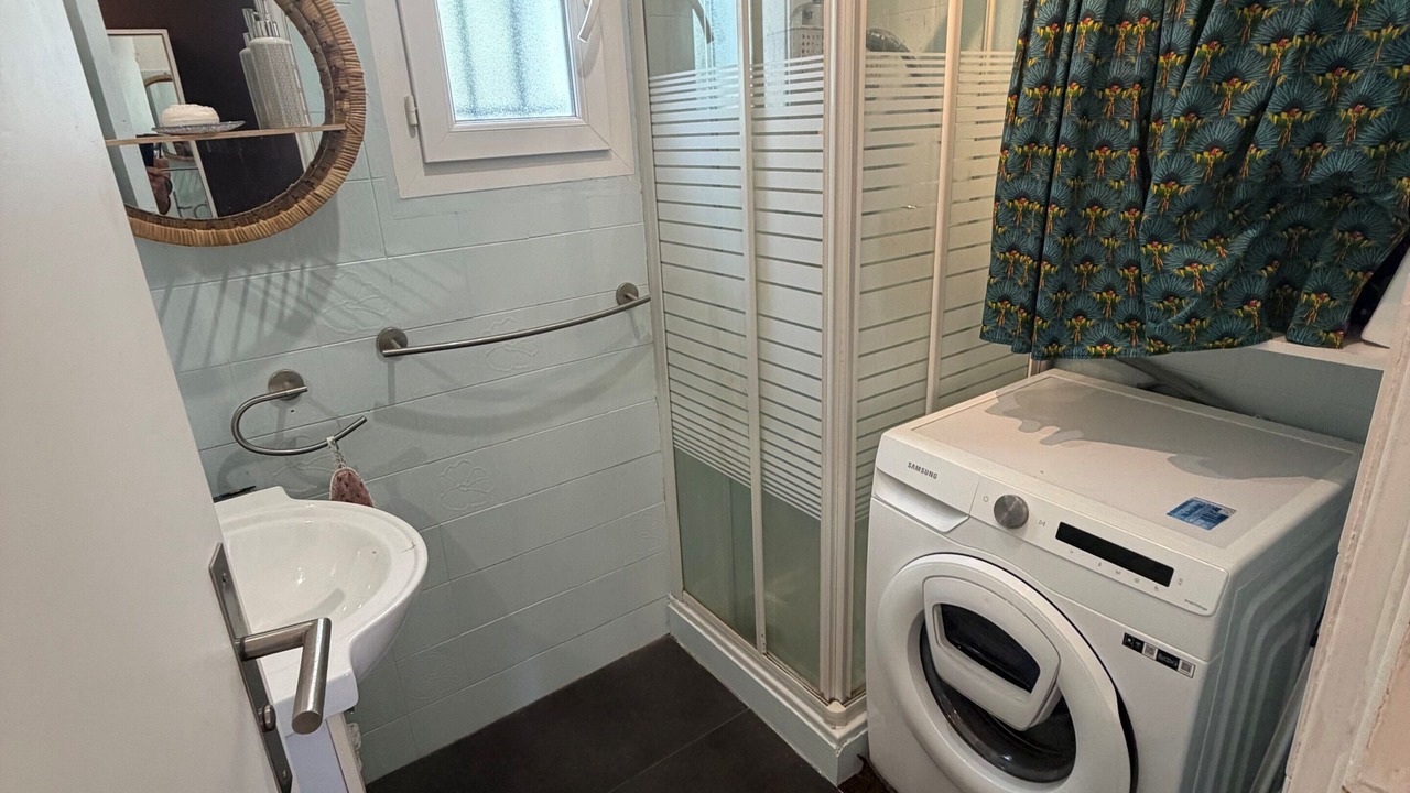 Photo of Bathroom in Saint-Jacques