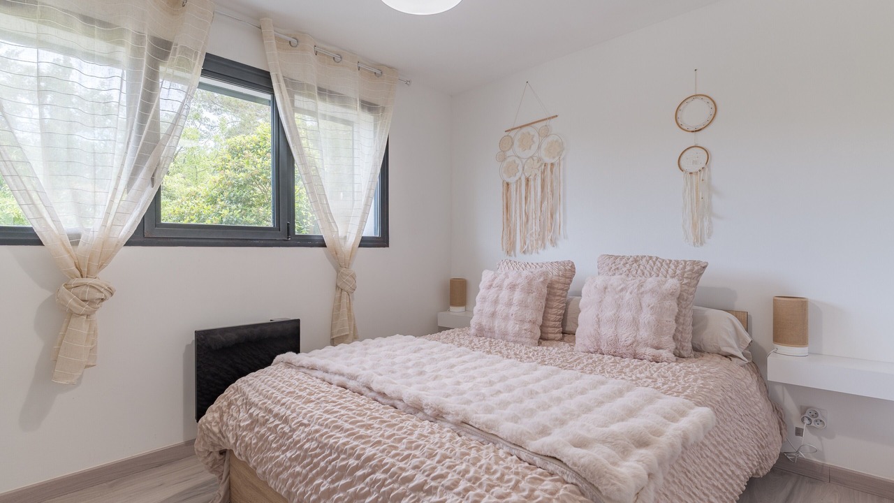 Photo of Bedroom in Rousset
