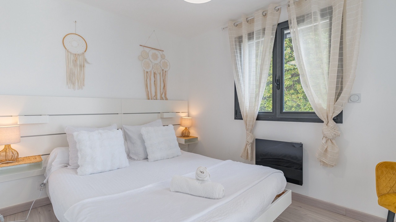 Photo of Bedroom in Rousset
