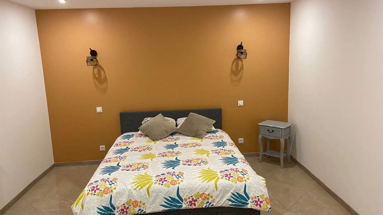 Photo of Bedroom in Drap