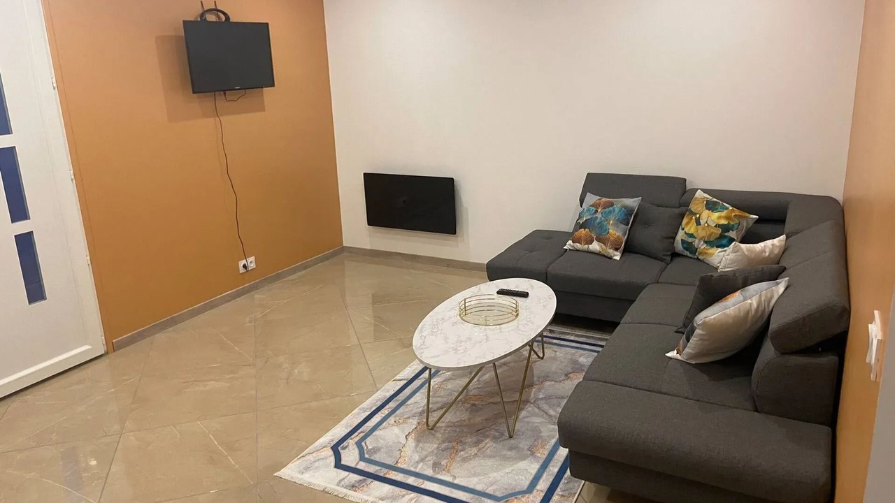 Photo of Livingroom in Drap