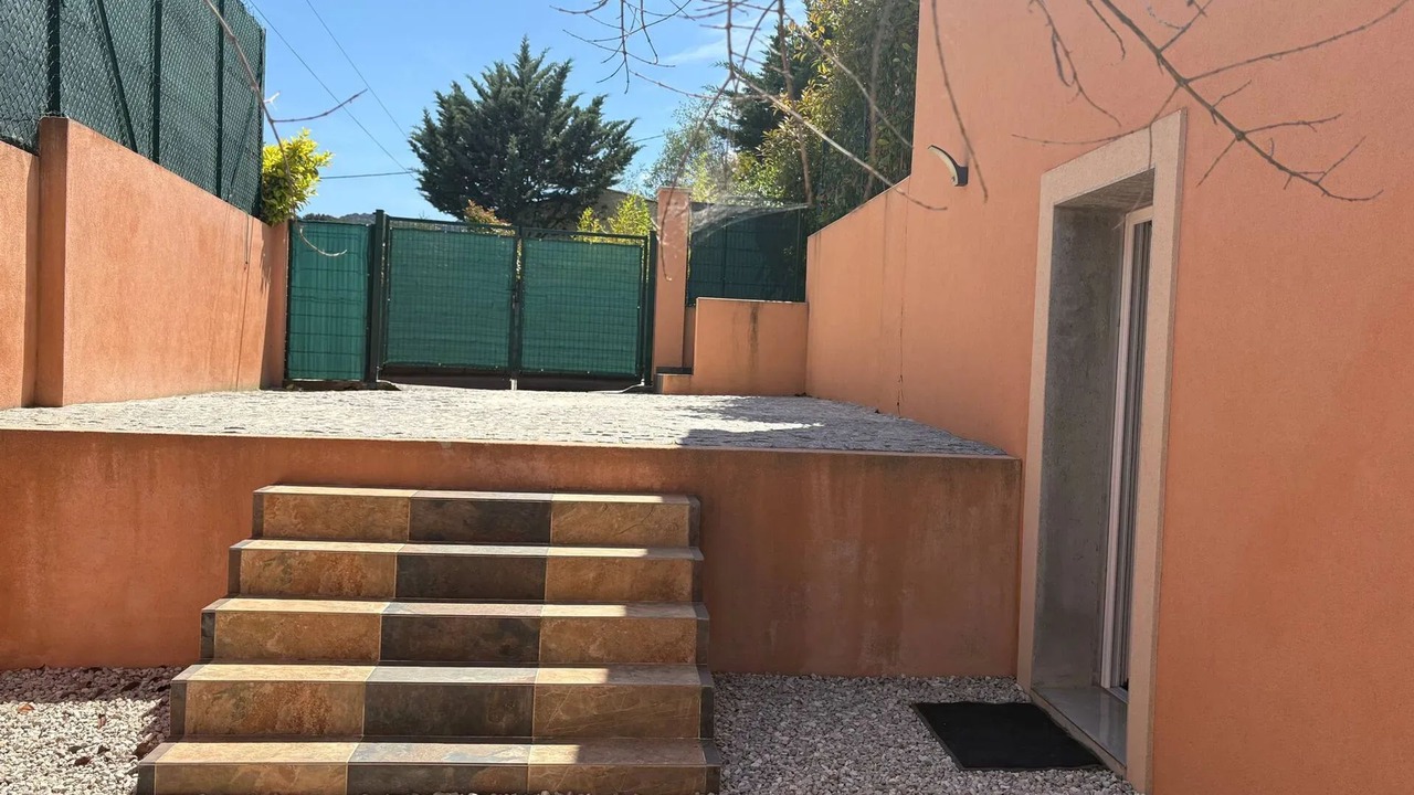 Photo of Outdoor in Drap