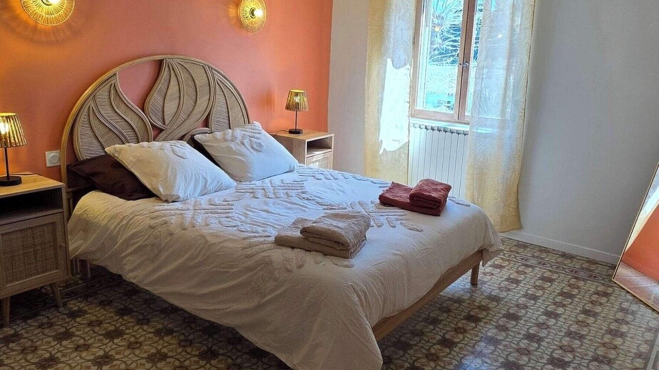 Photo of Bedroom in Noves