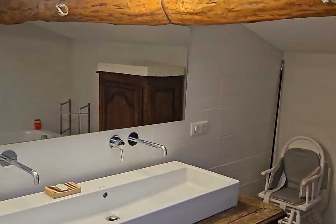 Photo of Bathroom in Saint-Martin-de-la-Brasque