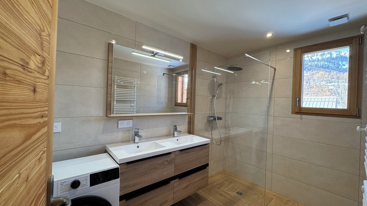 Photo of Bathroom in Molines-en-Queyras