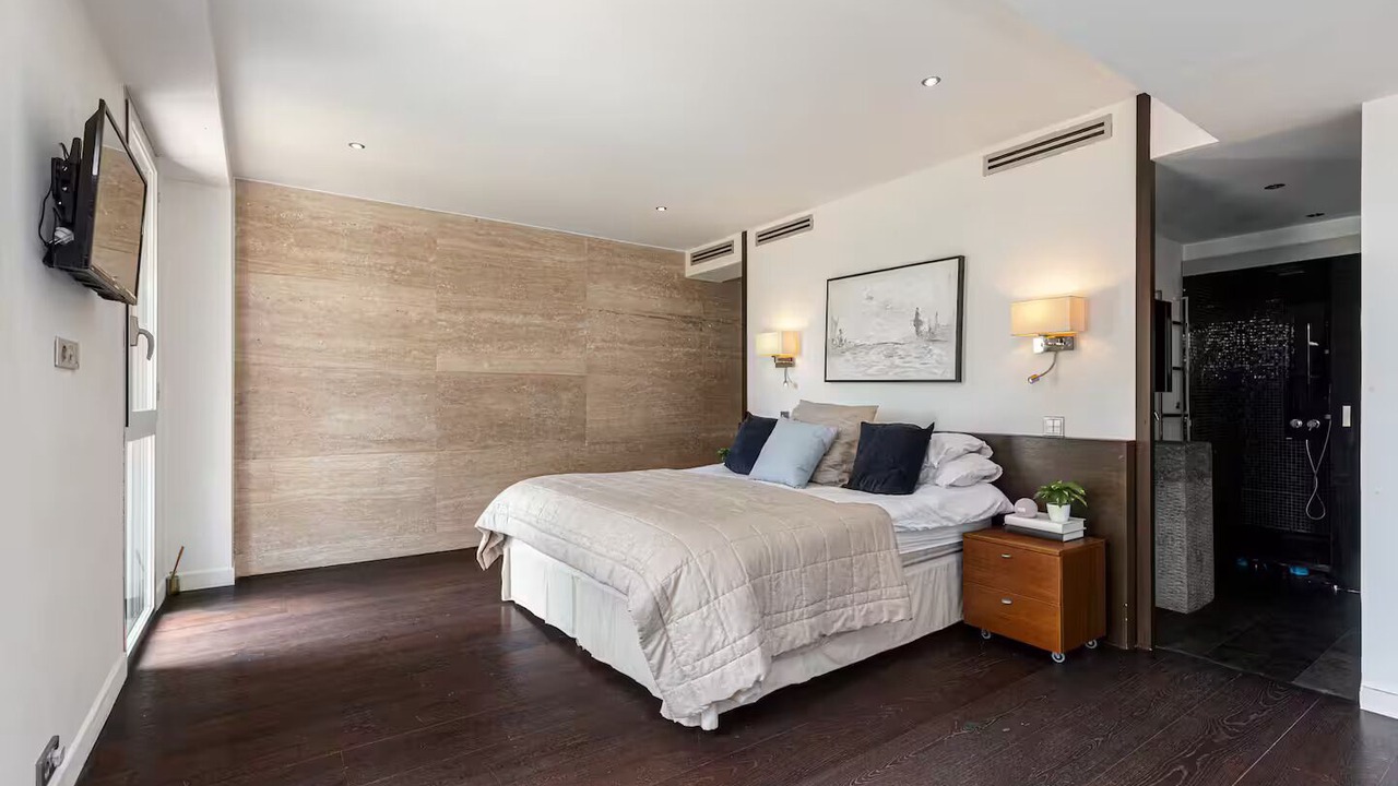 Photo of Bedroom in Biot