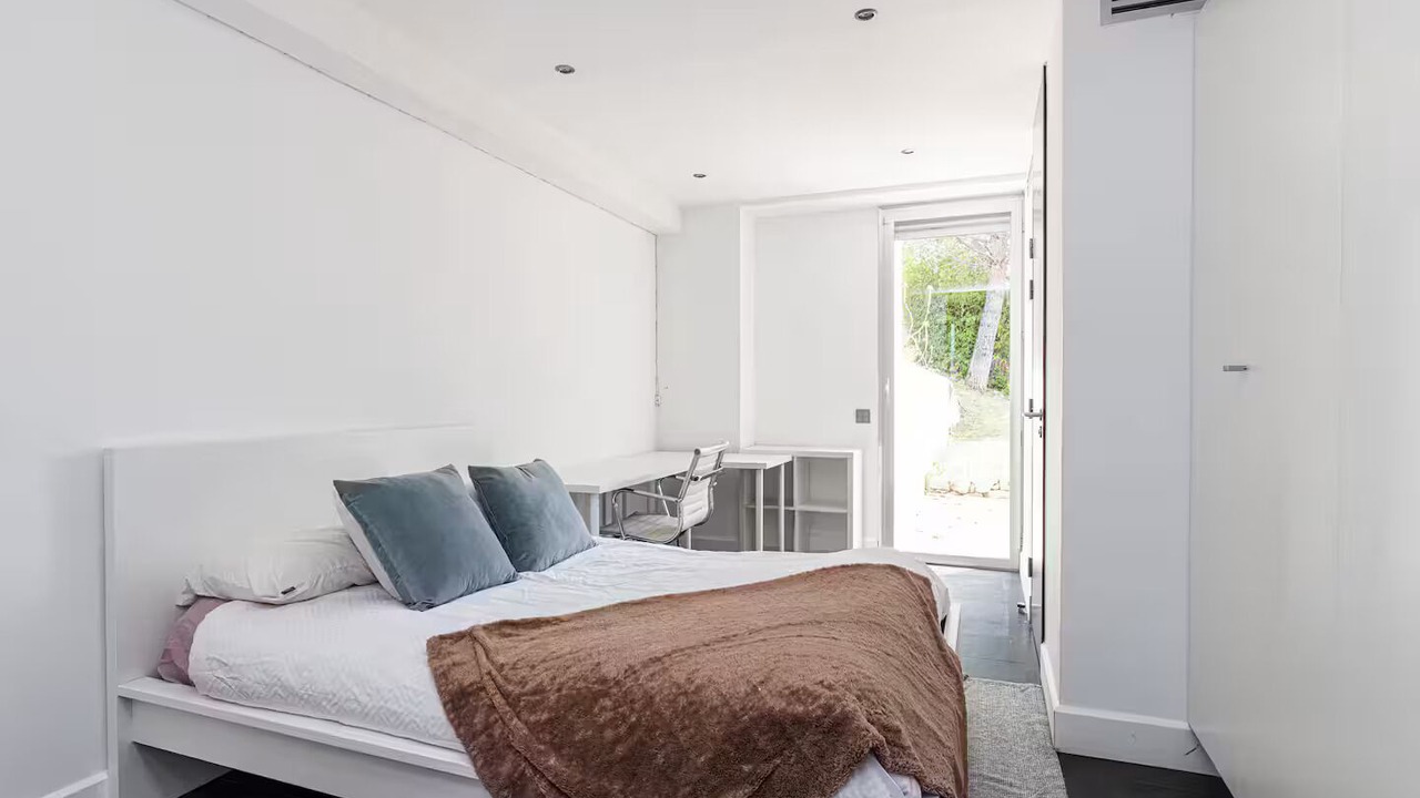 Photo of Bedroom in Biot
