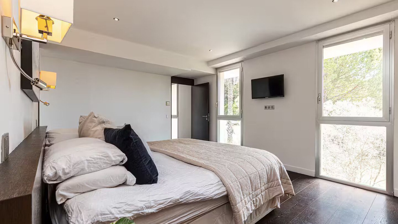 Photo of Bedroom in Biot