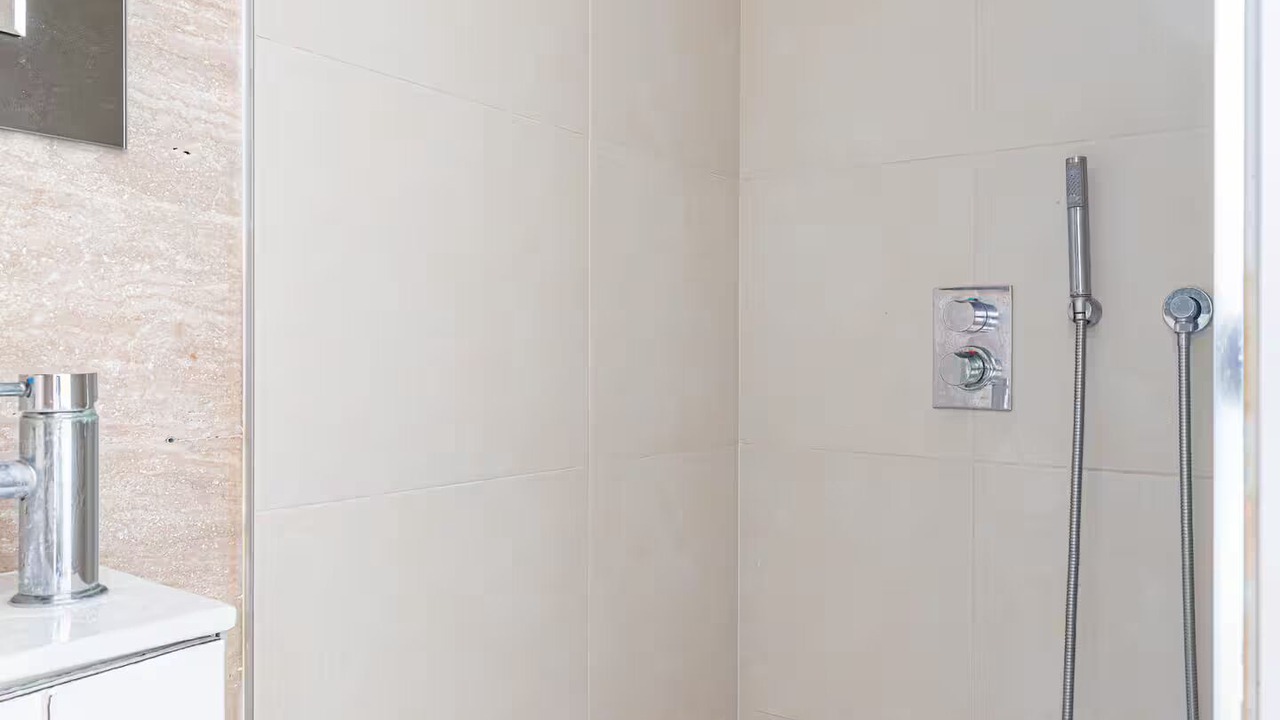 Photo of Bathroom in Biot