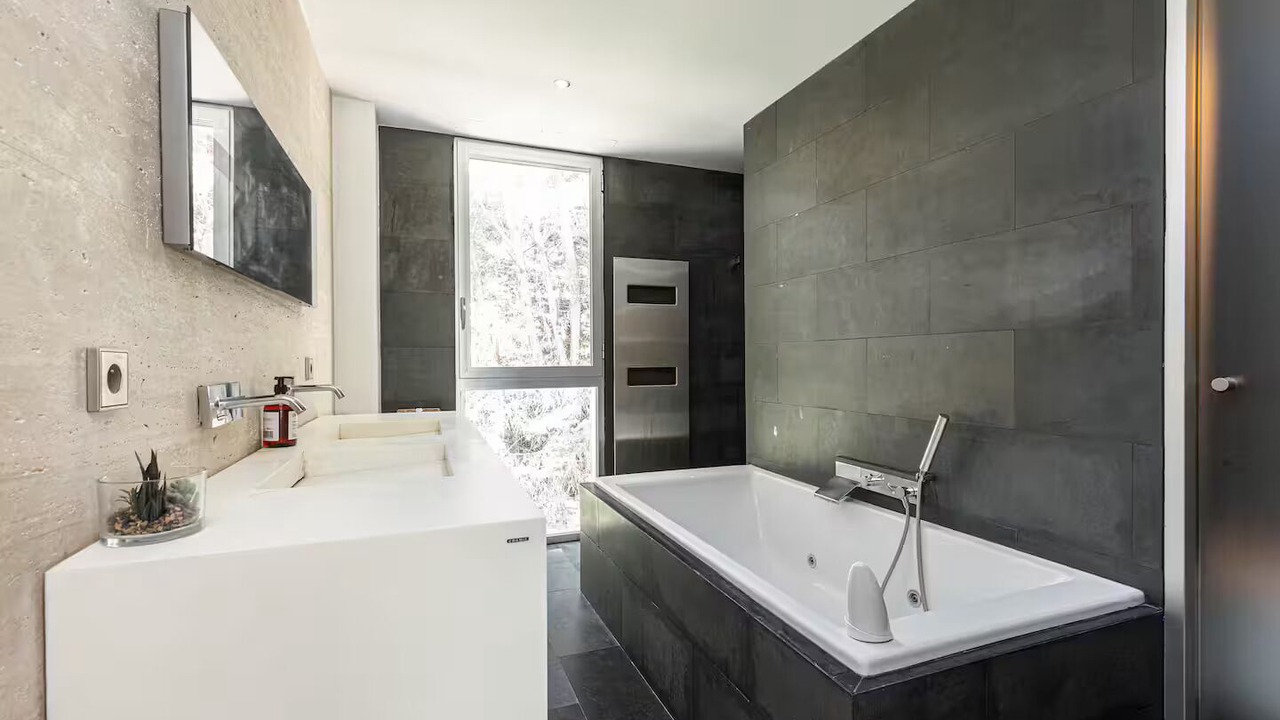 Photo of Bathroom in Biot