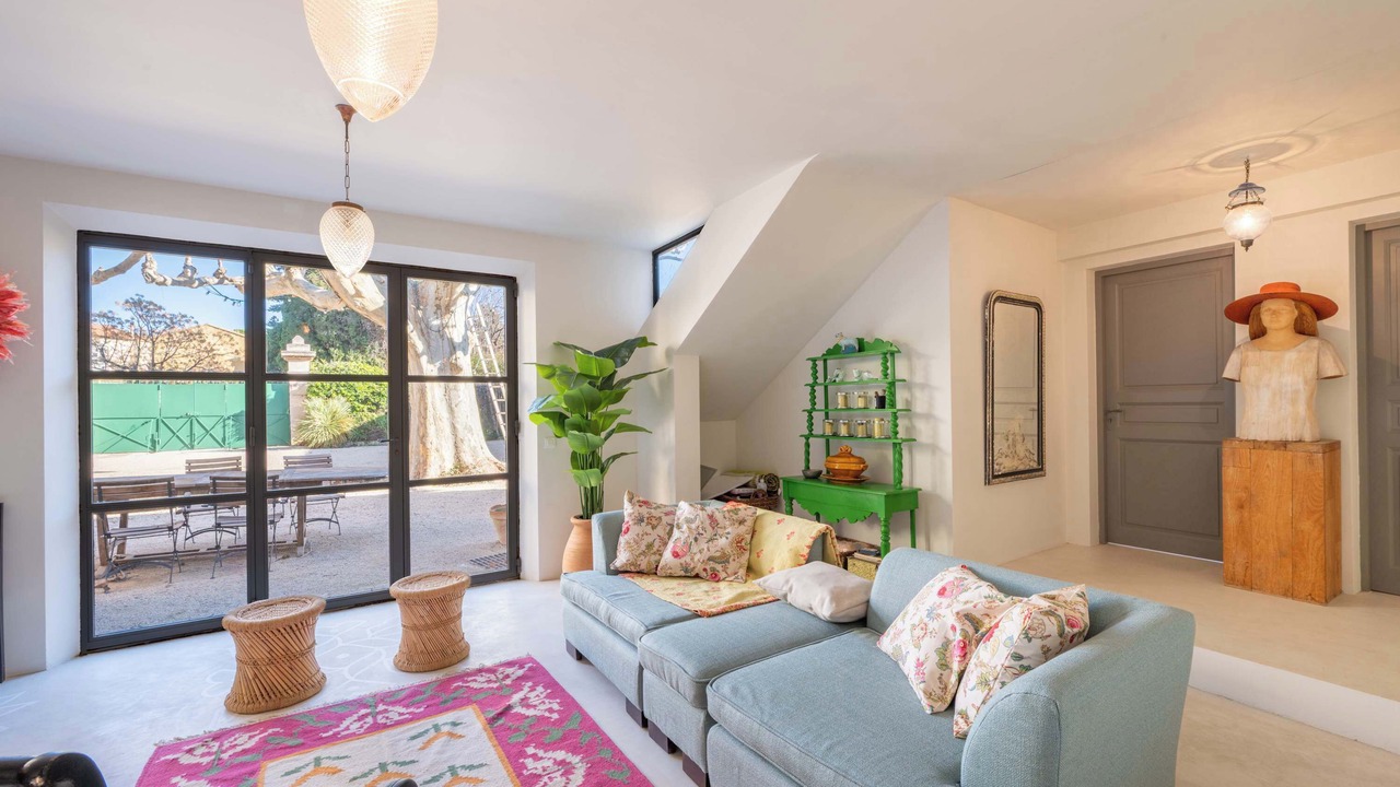 Photo of Livingroom in Mouries