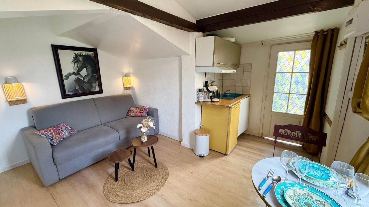 Photo of Livingroom in Evenos