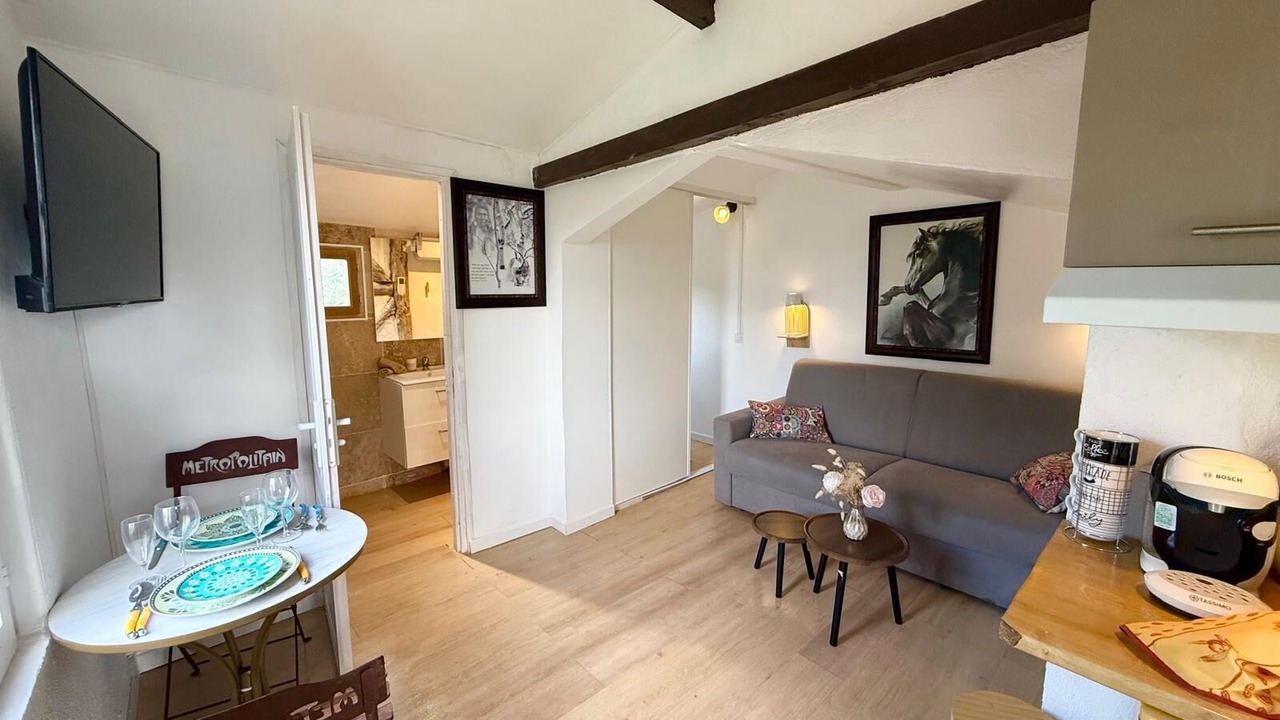 Photo of Livingroom in Evenos
