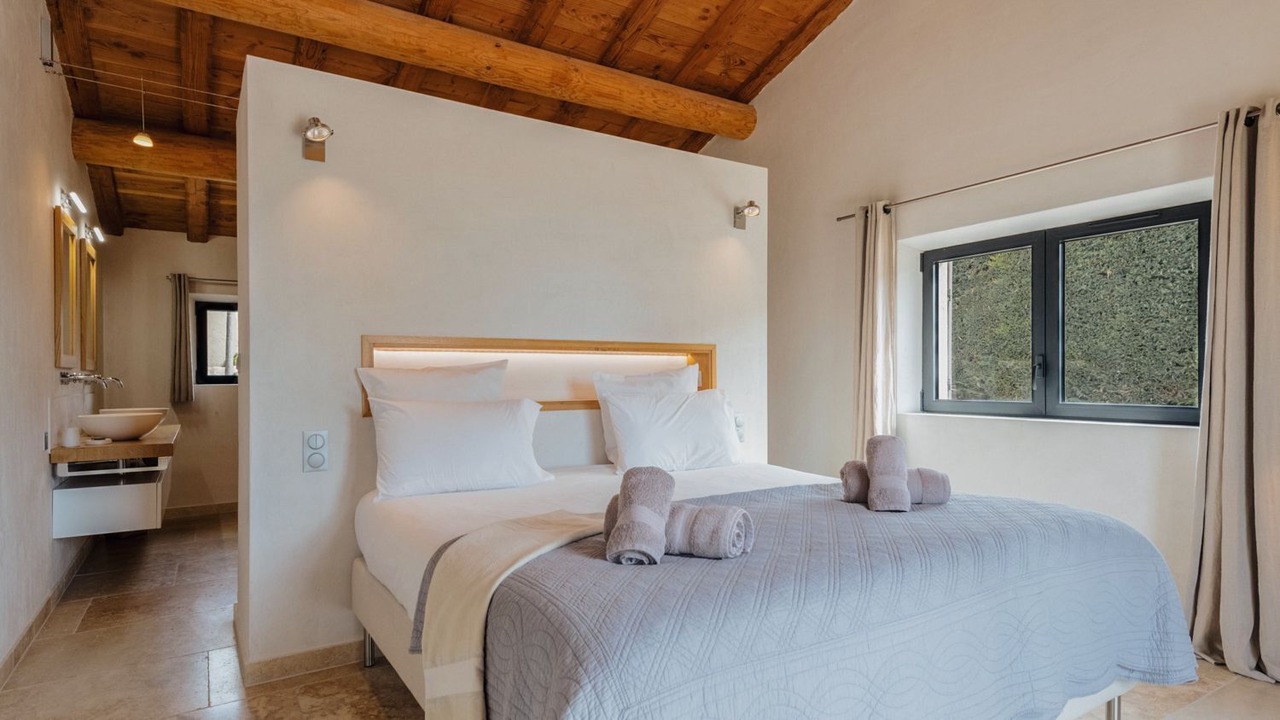Photo of Bedroom in Maussane-les-Alpilles