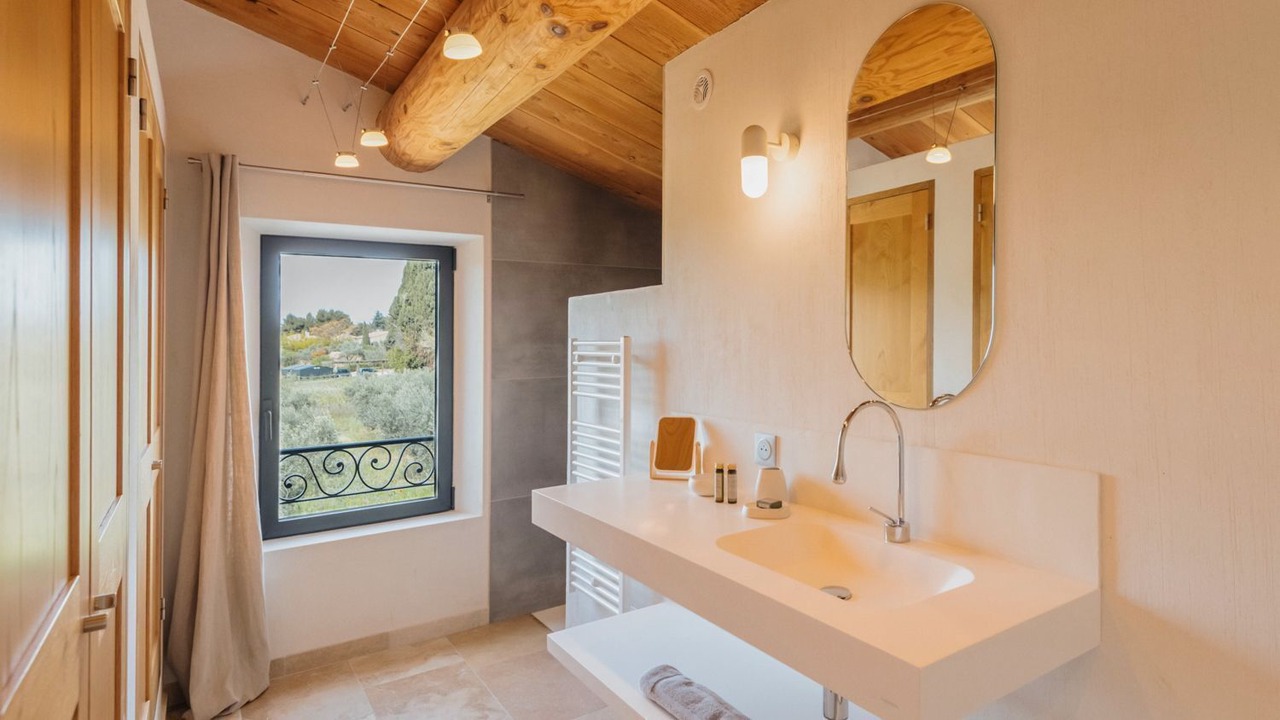 Photo of Bathroom in Maussane-les-Alpilles