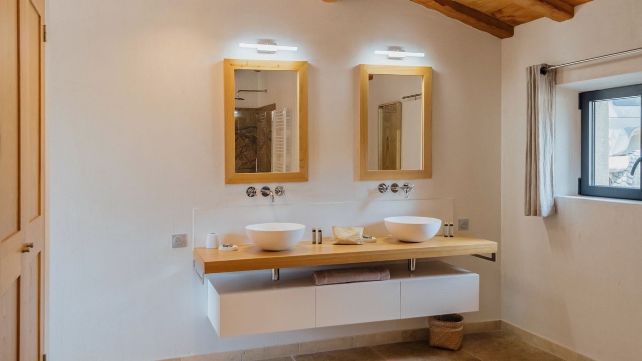 Photo of Bathroom in Maussane-les-Alpilles
