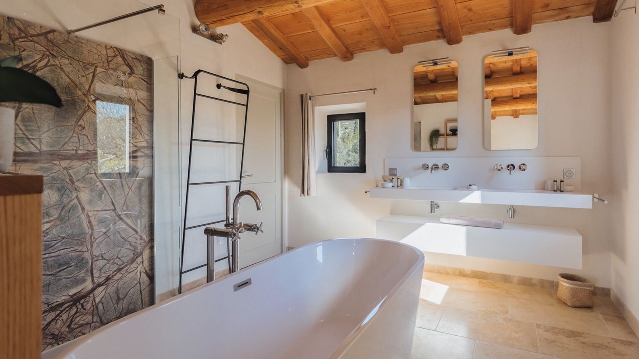 Photo of Bathroom in Maussane-les-Alpilles