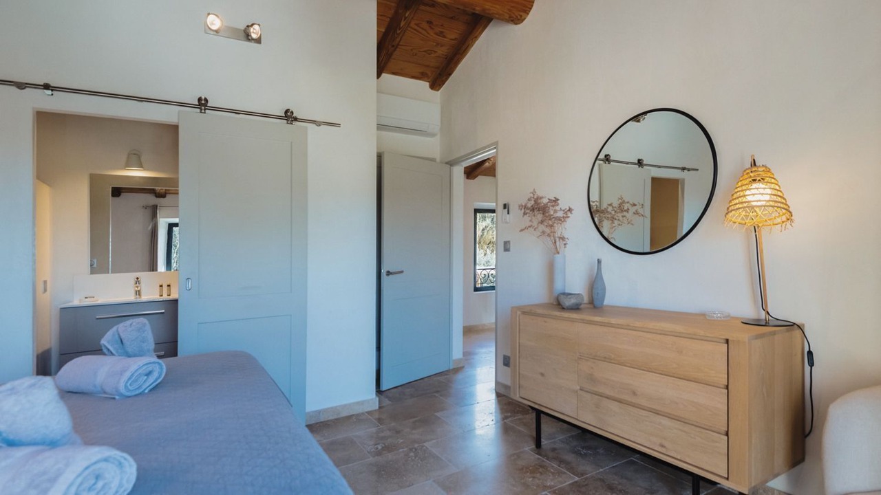 Photo of Bedroom in Maussane-les-Alpilles